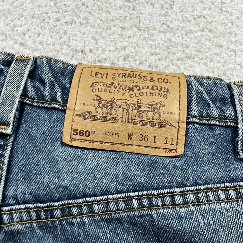 Vintage Levis 560 Shorts Mens 36 Blue Made USA Denim Baggy Jorts Loose Fit